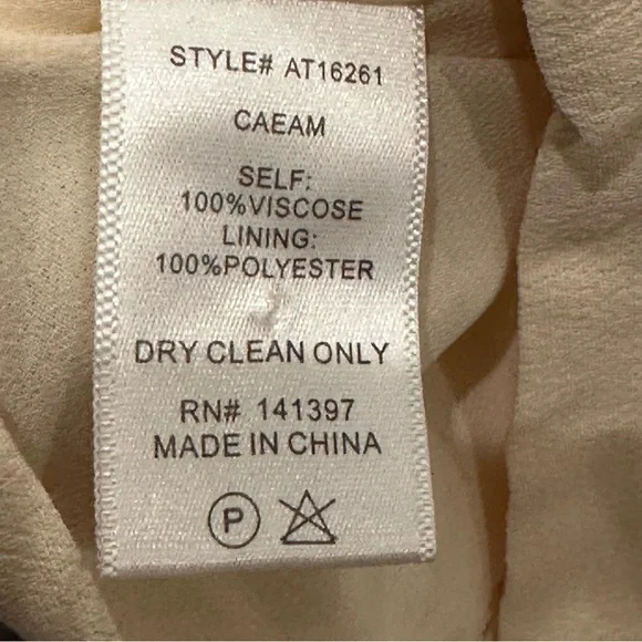 ASTR The Label Renaissance Cream Button Front Balloon Sleeve Top Women’s Small - Picture 8 of 8